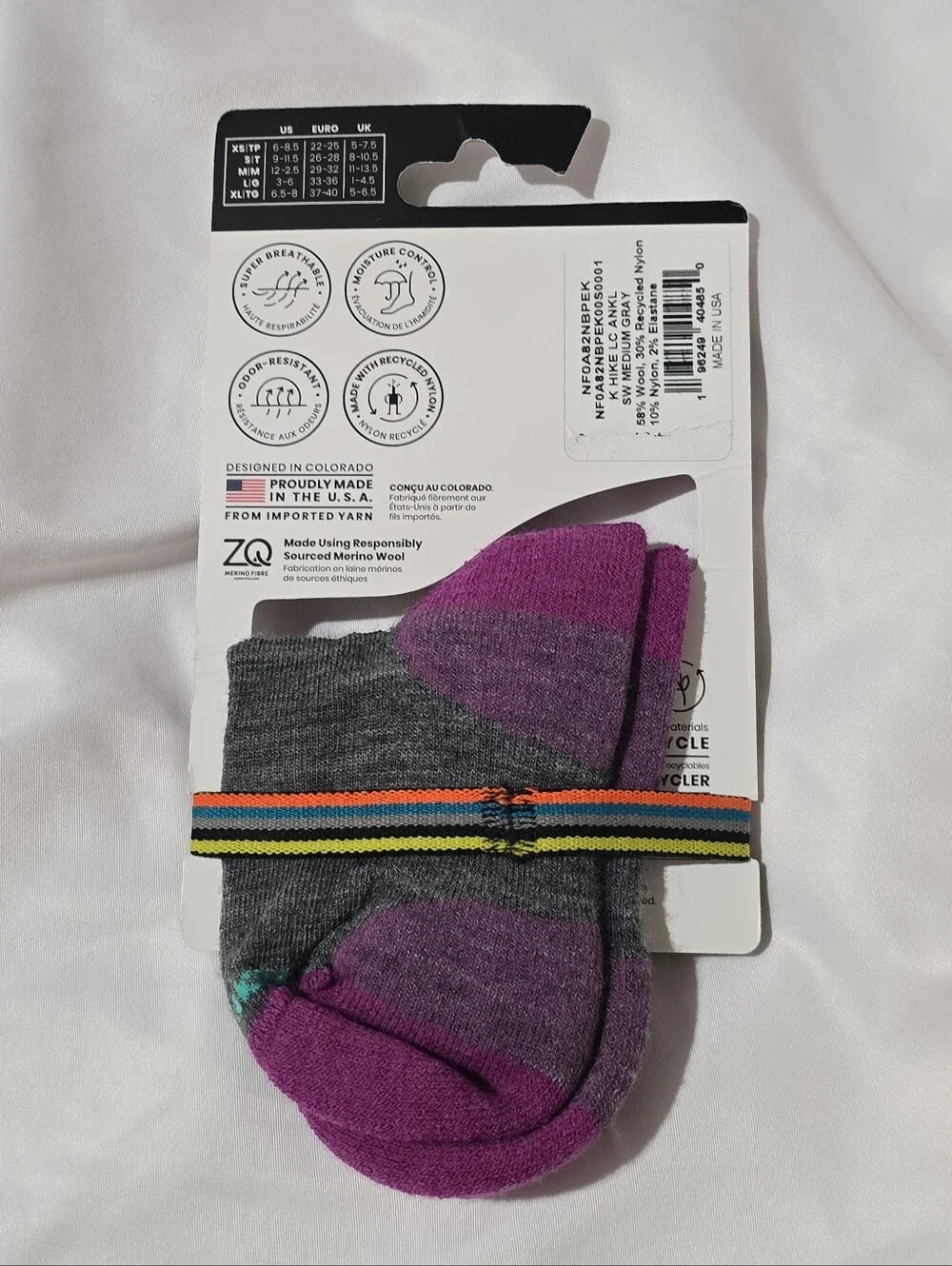 NWT Smartwool Kid's Hike 58% Merino Wool Light Cushion Ankle Height Socks Small